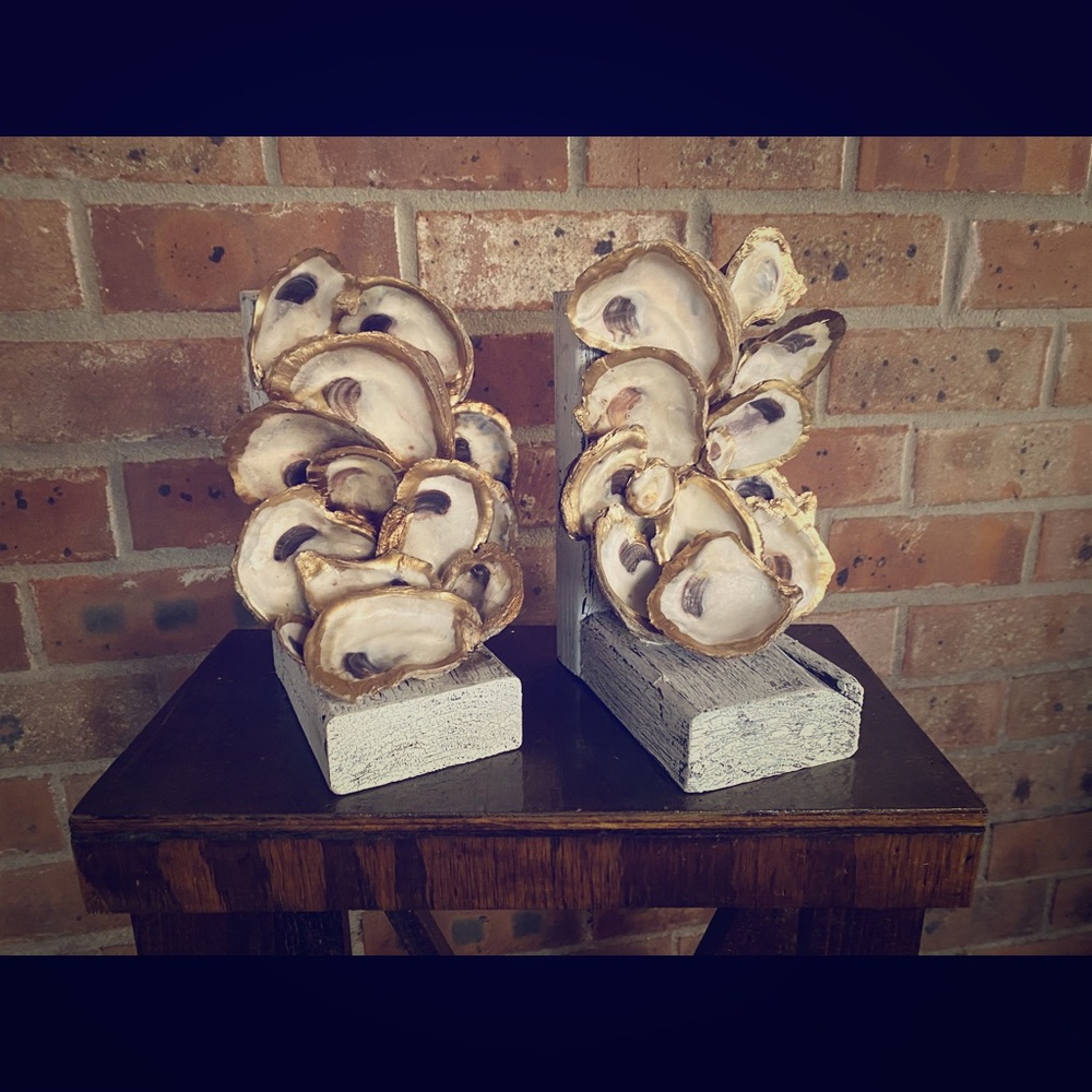 Oyster bookends